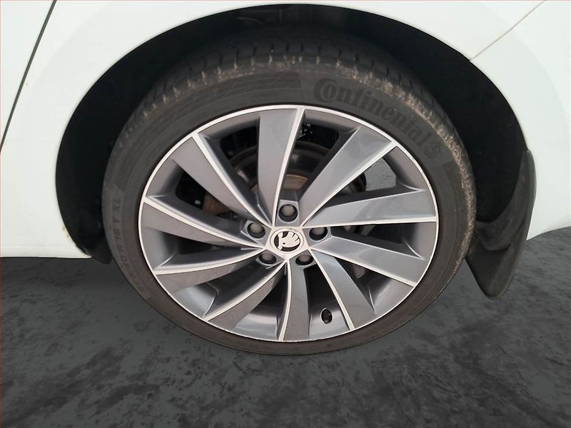 Škoda Octavia (2016) Laurin&Klement 1.8 TSI, 4X4 - fotka 15 z 17