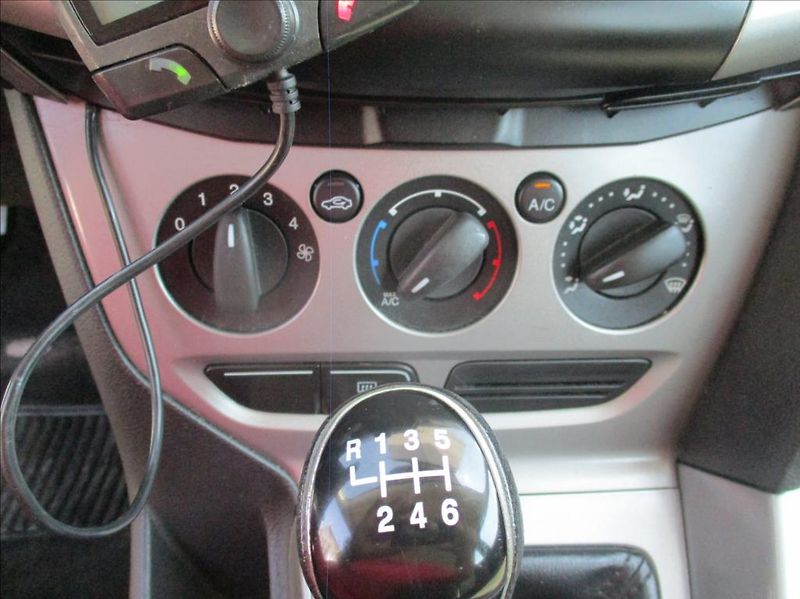 Ford Focus 1,6 TDCi, klima,serv.kniha,CZ, - fotka 16 z 29