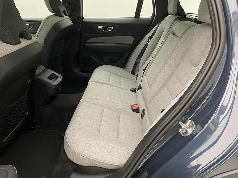 Volvo V60 CC B4 AWD BRIGHT PLUS AUT  - fotka 5 z 41