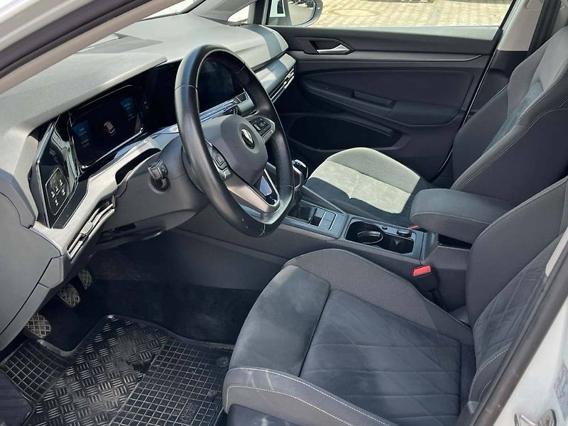 Volkswagen Golf (2021) 1.5 TSI Style - fotka 13 z 20