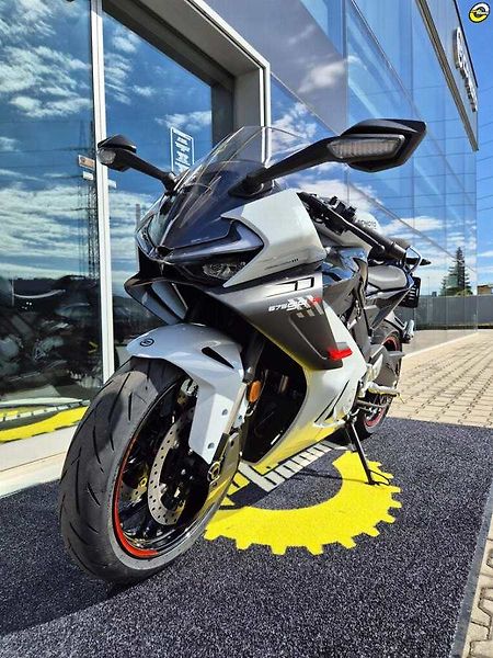 CFMOTO (2026) 675 SR-R - SKLADEM - fotka 31 z 43