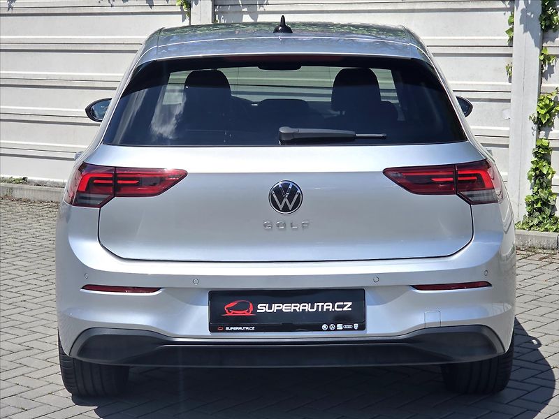 Volkswagen Golf 1,5 TSi 96kW Life ČR 1.maj Neh - fotka 5 z 22
