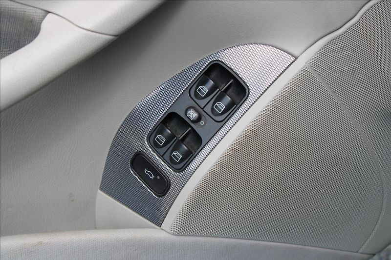 Mercedes-Benz CLK 270 CDI / Automat / CZ - fotka 13 z 32
