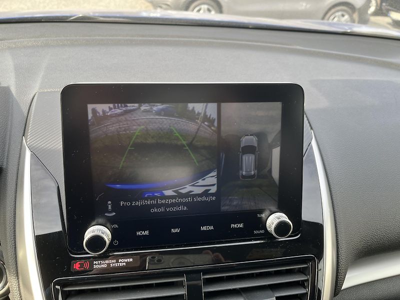 Mitsubishi Eclipse Cross 2.4 PHEV 4x4 - fotka 30 z 32
