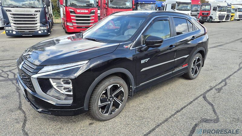Mitsubishi Eclipse CROSS 2,4 MIVEC 4WD - fotka 2 z 18