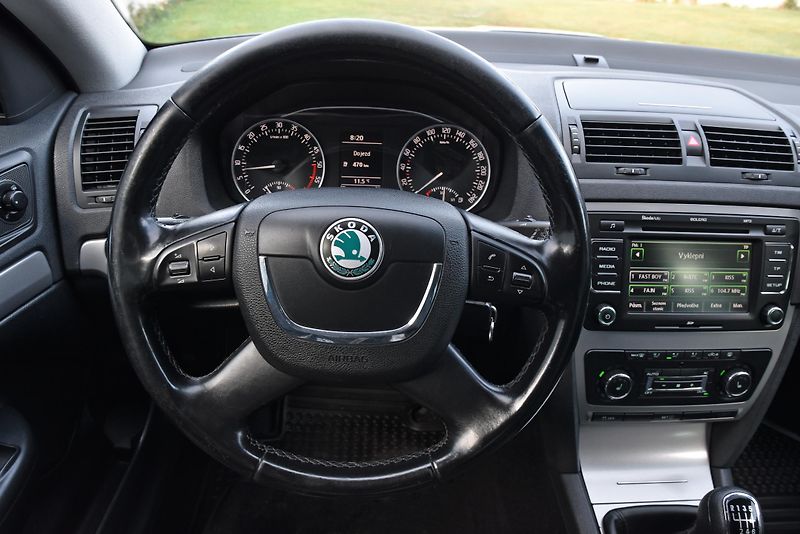 Škoda Octavia 2.0 TDi CR ELEGANCE,FACE,XENON - fotka 14 z 46
