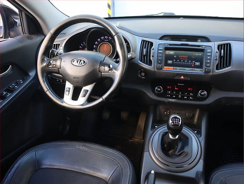 Kia Sportage (2012) 2.0 CRDi, Navi, Tempomat - fotka 7 z 17