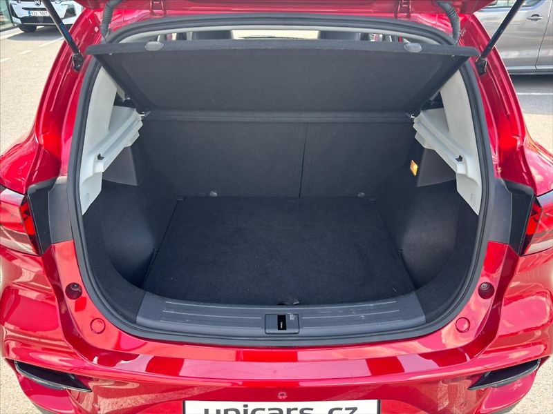 MG ZS 1,0 T  Exclusive AT - fotka 9 z 26
