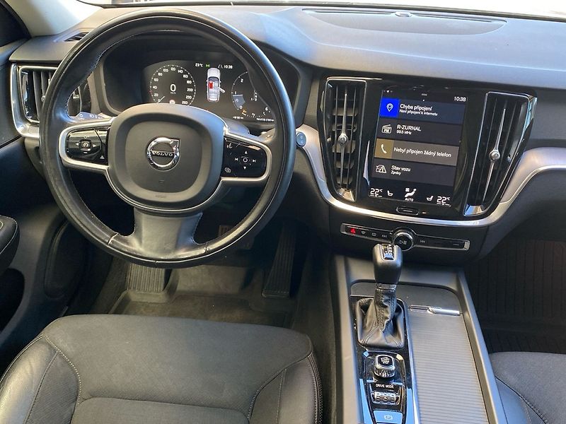 Volvo V60 D3 AWD MOM PRO - fotka 11 z 26