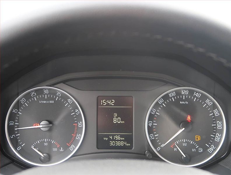 Škoda Octavia (2012) 1.6 TDI, po STK, levný provoz - fotka 11 z 14
