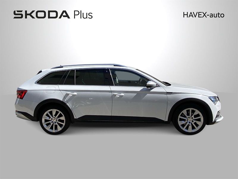Škoda Superb (2022) Combi 2.0 TDI 4x4 DSG Scout - fotka 29 z 31