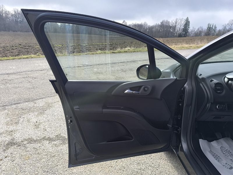 Opel Meriva (2011) 1.4  1.MAJITEL, DOLOŽENÉ KM - fotka 10 z 28
