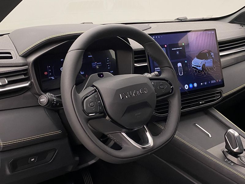 Lynk & Co 01 CORE PHEV AUT CZ 1.maj - fotka 17 z 72