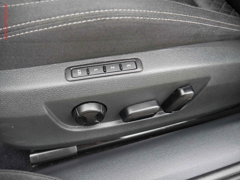 Škoda Superb (2016) 2.0 TDi, ČR, bixen, autoAC - fotka 18 z 20