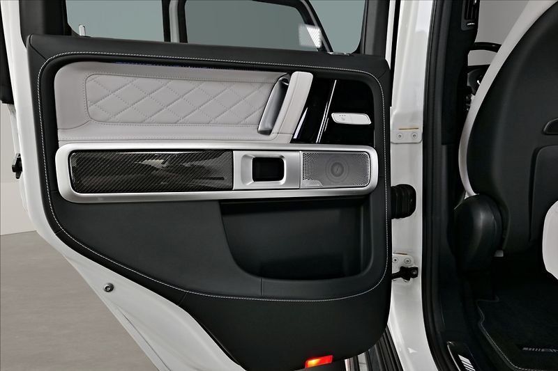 Mercedes-Benz Třídy G G63 4x4 / NIGHT II / TV / BURM - fotka 21 z 25