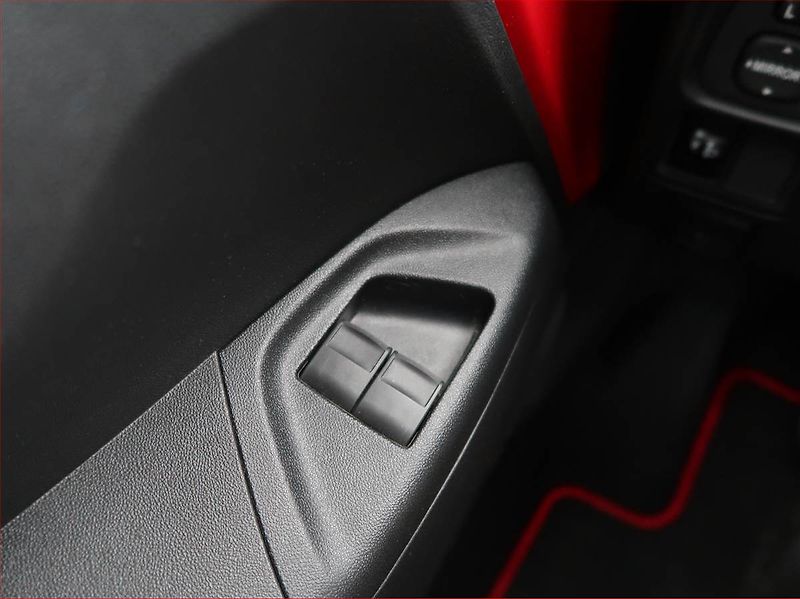 Toyota Aygo (2018) 1.0 VVT-i, Serv.kniha - fotka 15 z 18
