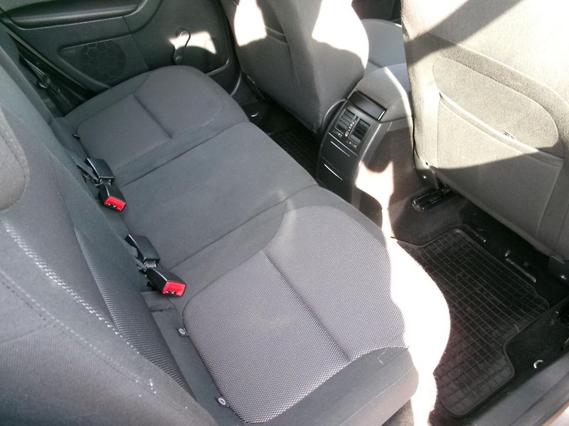Škoda Yeti (2012) 2,0TDI 4x4 AC TAŽNÉ 1.MAJ - fotka 15 z 26