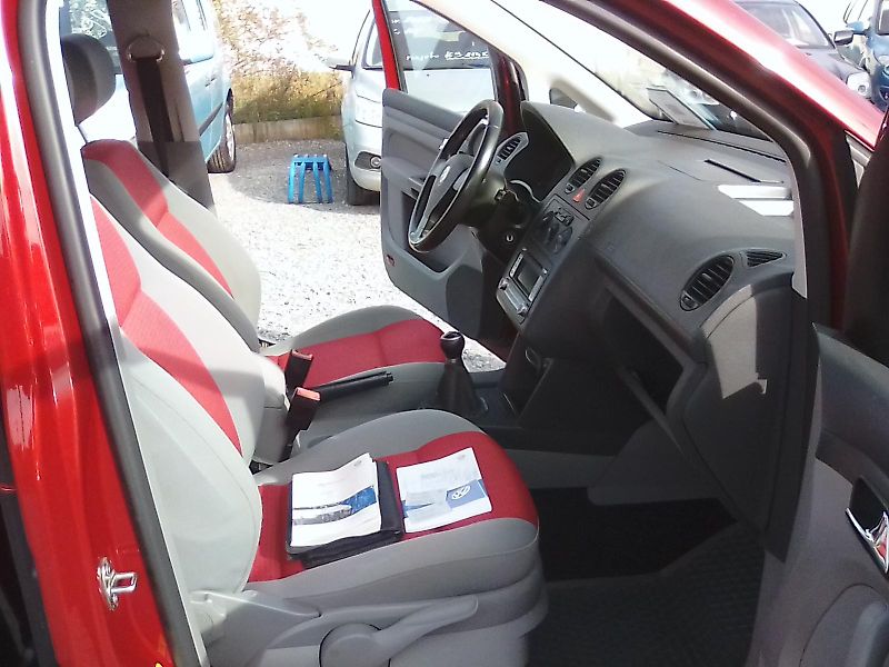 Volkswagen Caddy (2007) 1.6i / 75 KW , 7 míst - fotka 15 z 27