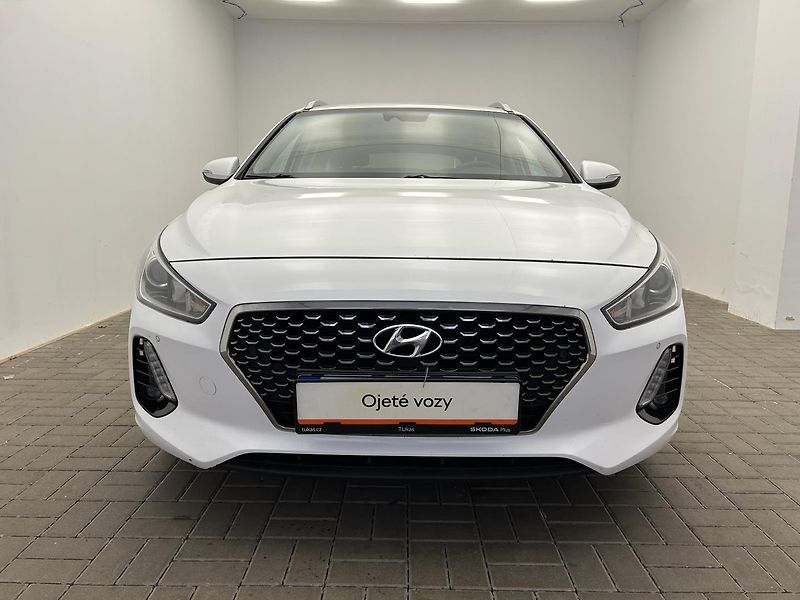 Hyundai i30 1.6 CRDI style - fotka 4 z 25