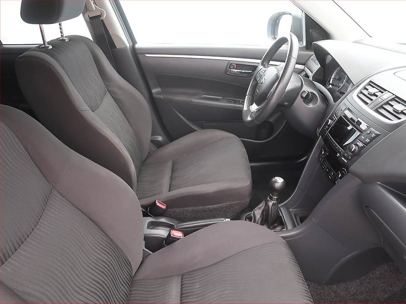 Suzuki Swift (2013) 1.2, Tempomat, Vyhř. sedaček - fotka 7 z 15