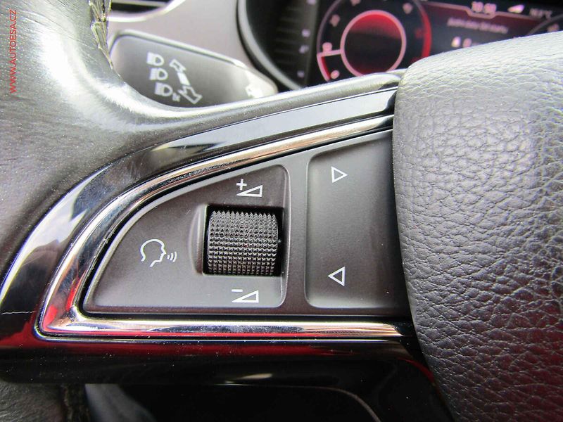 Škoda Octavia (2018) 2.0TDi, ČR, L&K, TZ - fotka 18 z 27