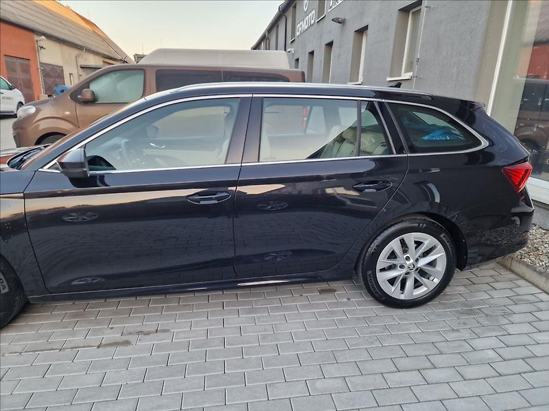 Škoda Octavia 2.0TDI 110kW DSG Style, 1.Maj. - fotka 43 z 50