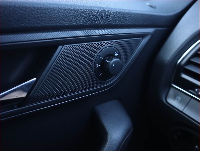 Škoda Fabia (2018) 1.0, Park. senzory - fotka 18 z 18