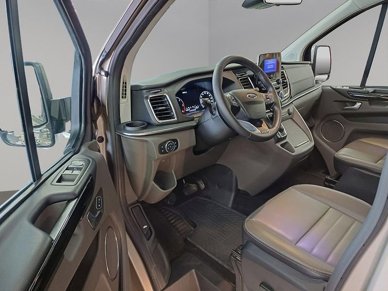 Ford Tourneo Custom (2023) 2,0 125 kW Titanium X - fotka 13 z 15