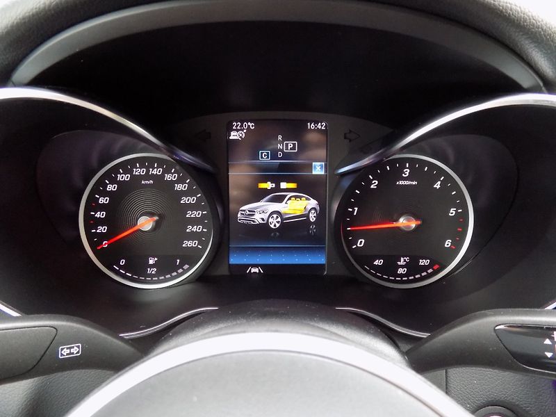 Mercedes-Benz GLC (2021) 400d/Coupé/4-Matic/Full-LED/ - fotka 30 z 43