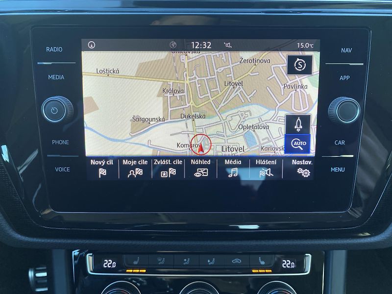 Volkswagen Touran 1.4TSI 110kW- 1xMAJ.-LED- NAVI - fotka 27 z 50
