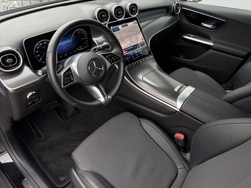 Mercedes-Benz GLC (2024) 300 e 4MATIC - fotka 9 z 29