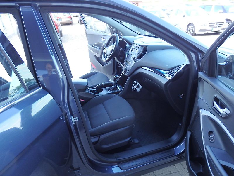 Hyundai Santa Fe 2.2 CRDi AWD ZÁLOHOVÁNO - fotka 11 z 17