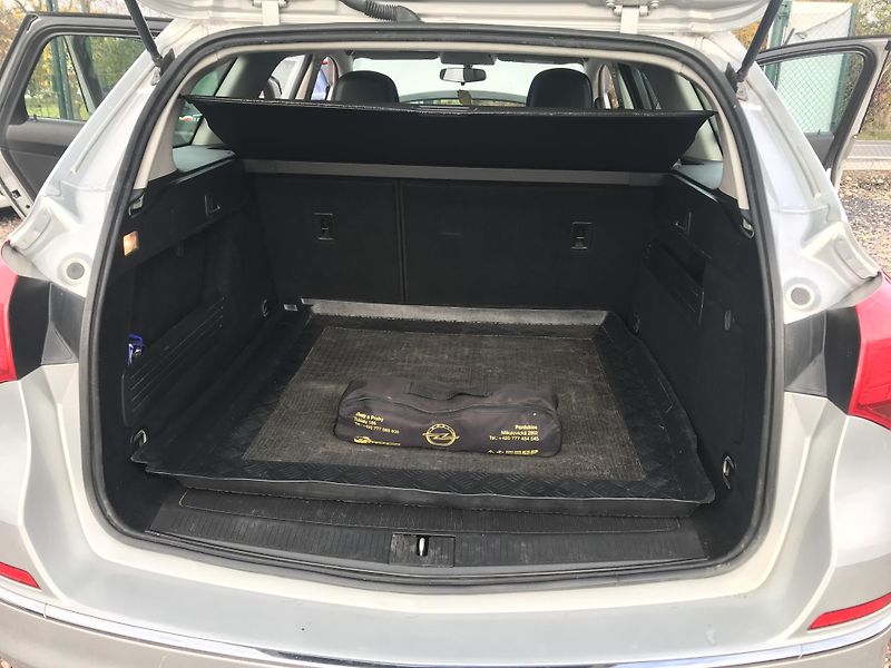 Opel Astra 1.7 CDTI 96 KW,SPORTS TOURER - fotka 17 z 21