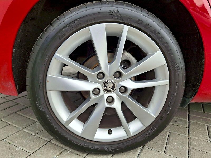 Škoda Octavia (2019) Ambition Plus 1,5TSi 110kW - fotka 33 z 33