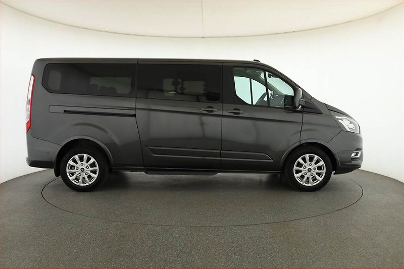 Ford Tourneo Custom (2021) Titanium 2.0 EcoBlue mHEV, ČR - fotka 6 z 19