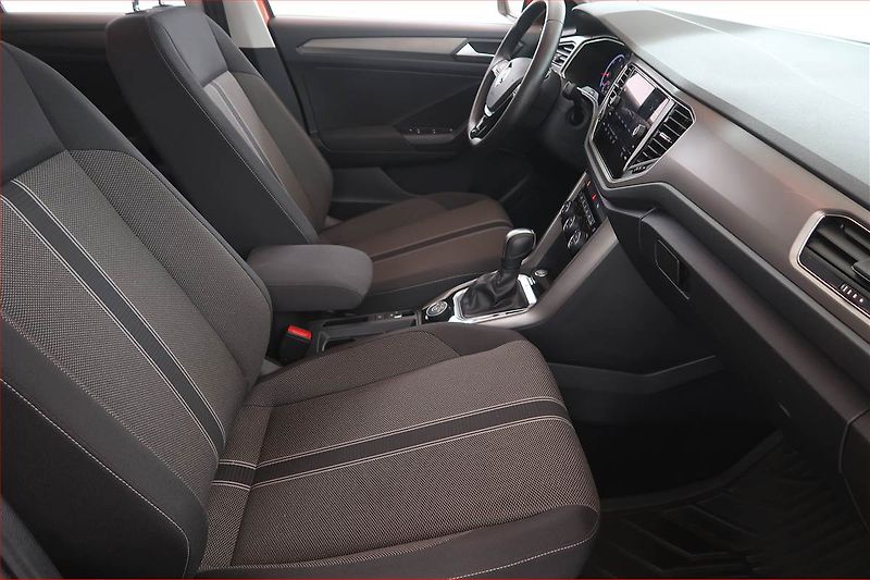 Volkswagen T-Roc (2020) 2.0 TDI 4Motion - fotka 9 z 15