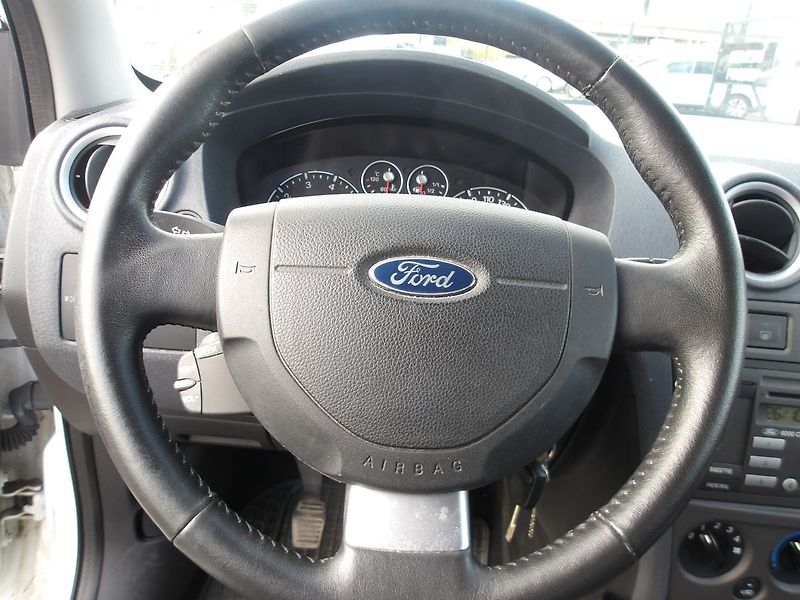 Ford Fusion 1,4i 55kW Naj. 75000km - fotka 14 z 24