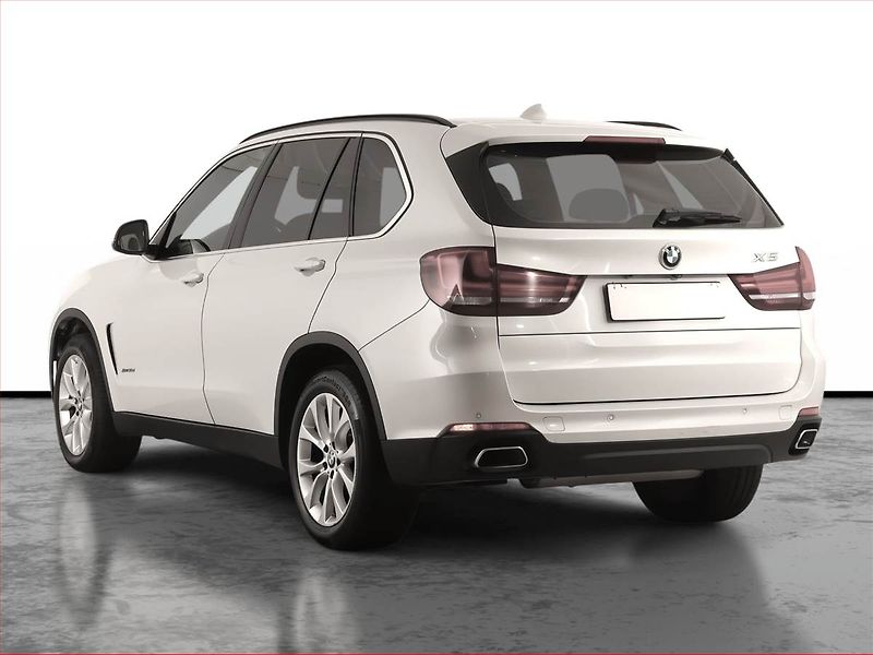 BMW X5 (2018) xDrive30d - fotka 4 z 26