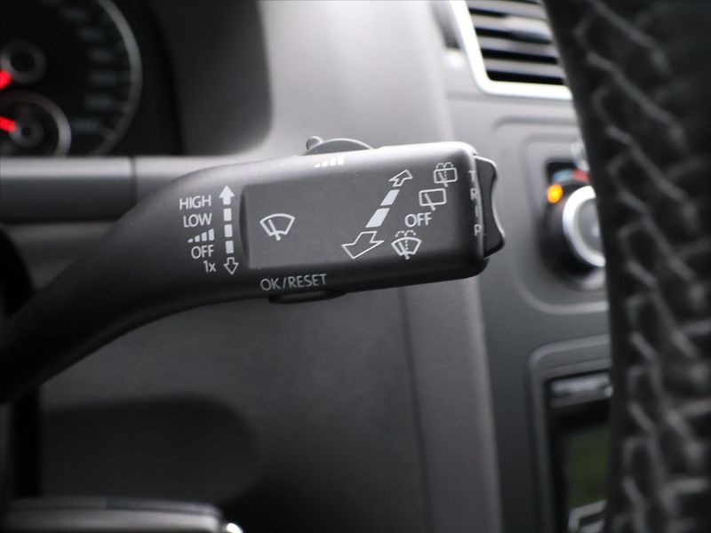 Volkswagen Touran 1,6 TDI 77kW DSG Comfortline C - fotka 18 z 32