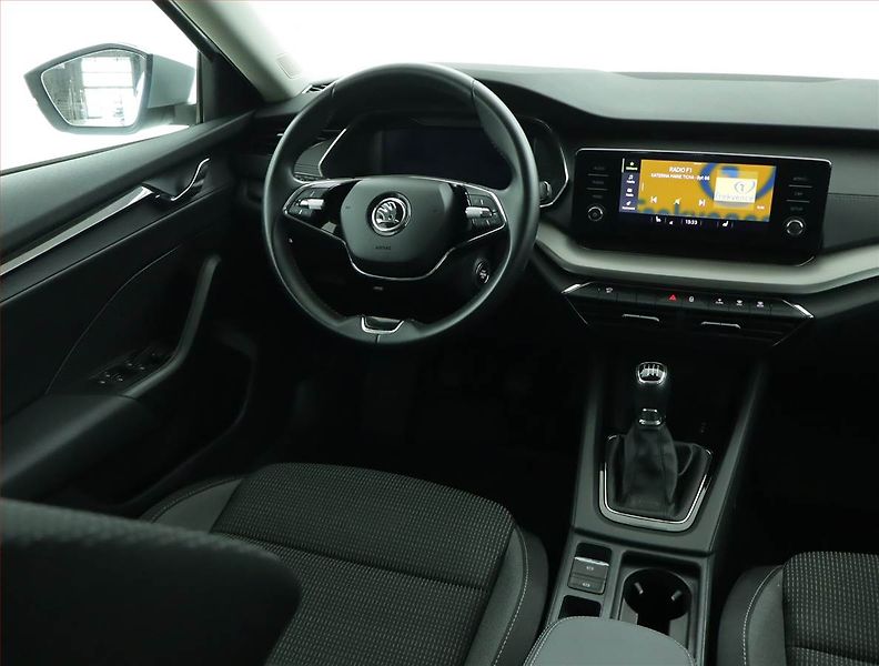Škoda Octavia (2023) Ambition 2.0 TDI, ČR,1.maj - fotka 7 z 15