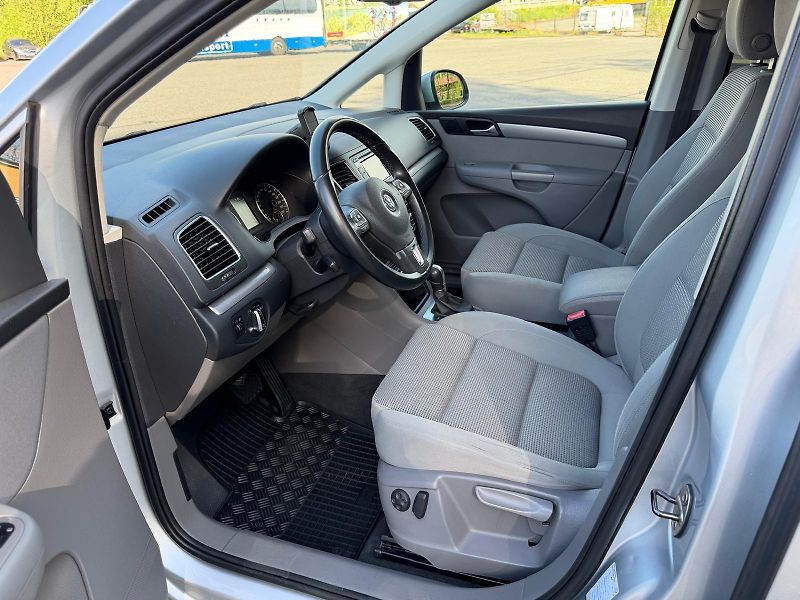 Volkswagen Sharan 2,0 TDI DSG Comfortline/servis - fotka 9 z 30