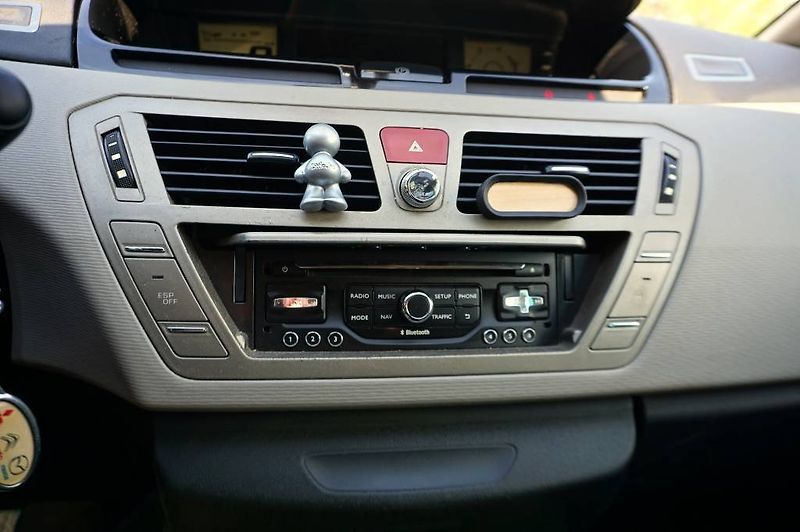 Citroën C4 Picasso (2012) EXCLUSIVE 2,0 HDI 120 kW - fotka 33 z 38