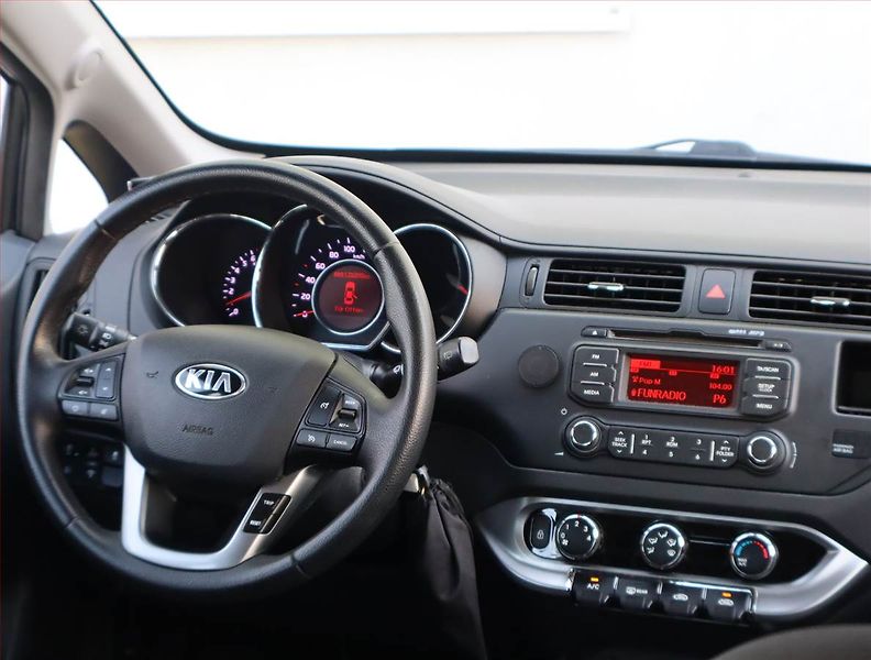 Kia Rio (2013) 1.4 CVVT, Serv.kniha, Tempomat - fotka 7 z 15