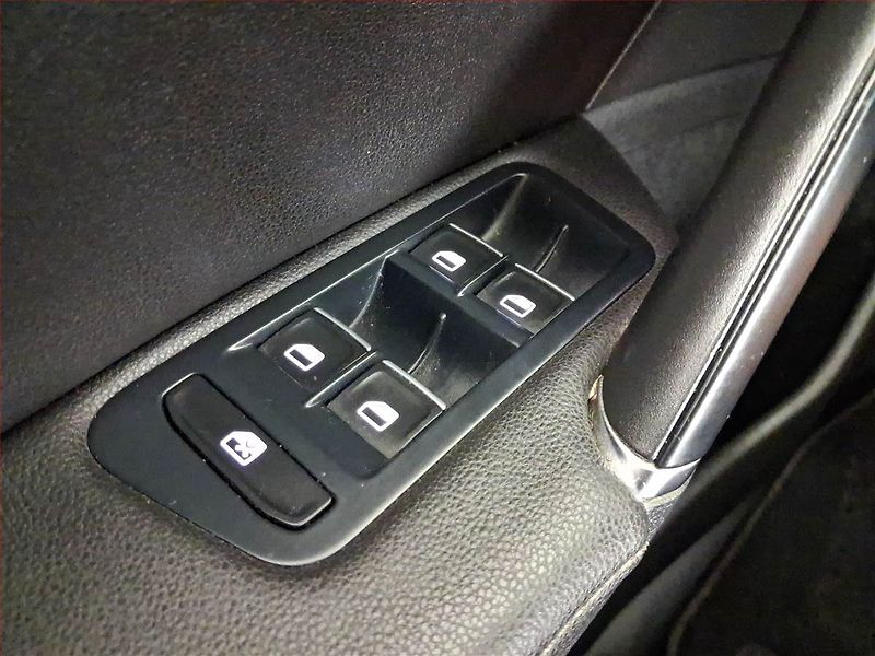 Volkswagen Golf (2014) Highline 1.6 TDI, Navi - fotka 15 z 15