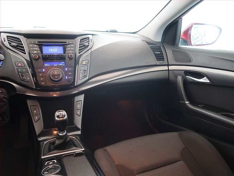 Hyundai i40 (2014) 1.7 CRDi, po STK, Tažné - fotka 8 z 14