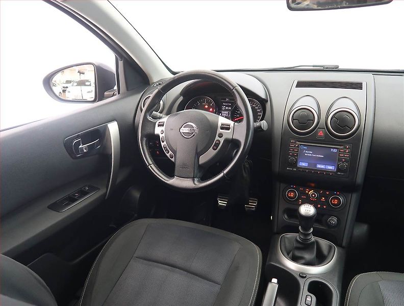 Nissan Qashqai (2011) 1.5 dCi, Navi, Tempomat - fotka 7 z 19