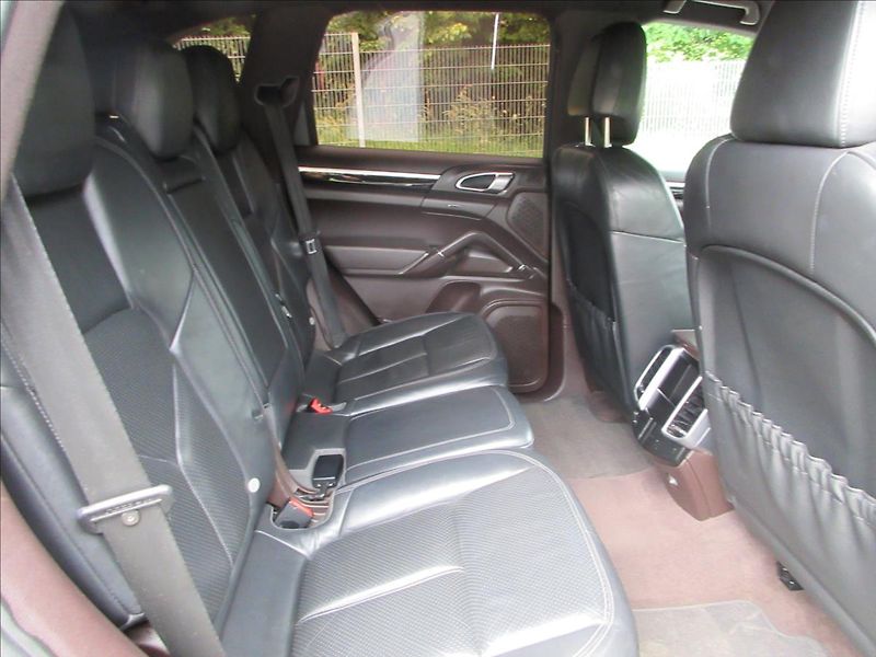 Porsche Cayenne 3,0 D, Navi, Kůže, 20ALU - fotka 16 z 33