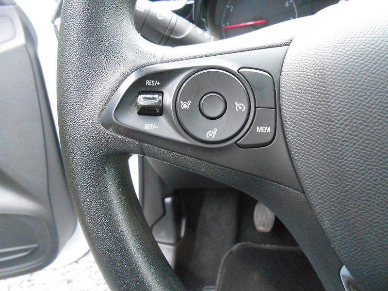 Opel Corsa 1.5TDCi,FULL LED,92TKm!!! - fotka 27 z 39