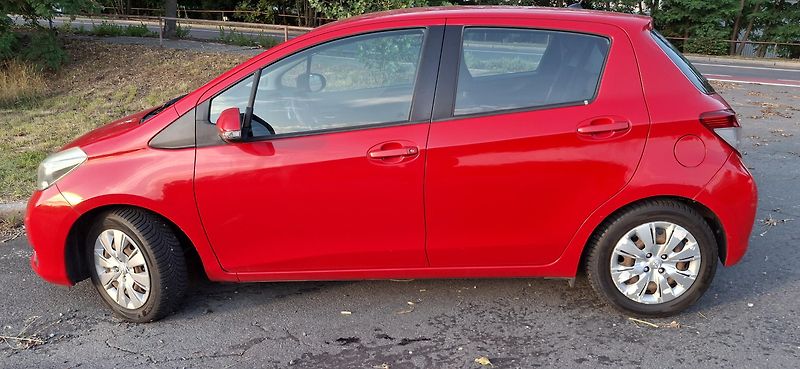 Toyota Yaris 1.0 VVT-i 51 kw - fotka 7 z 33