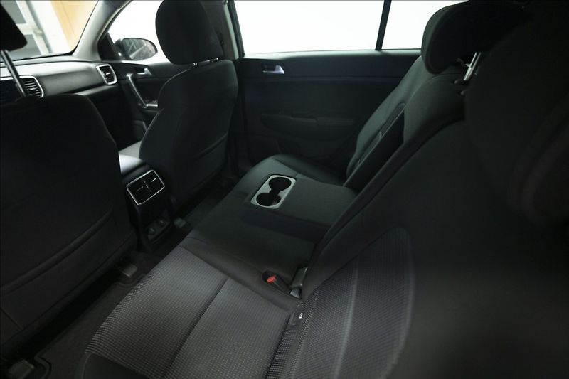 Kia Sportage 1,6 CRDi NAVI KAMERA VÝHŘEV ČR - fotka 16 z 49